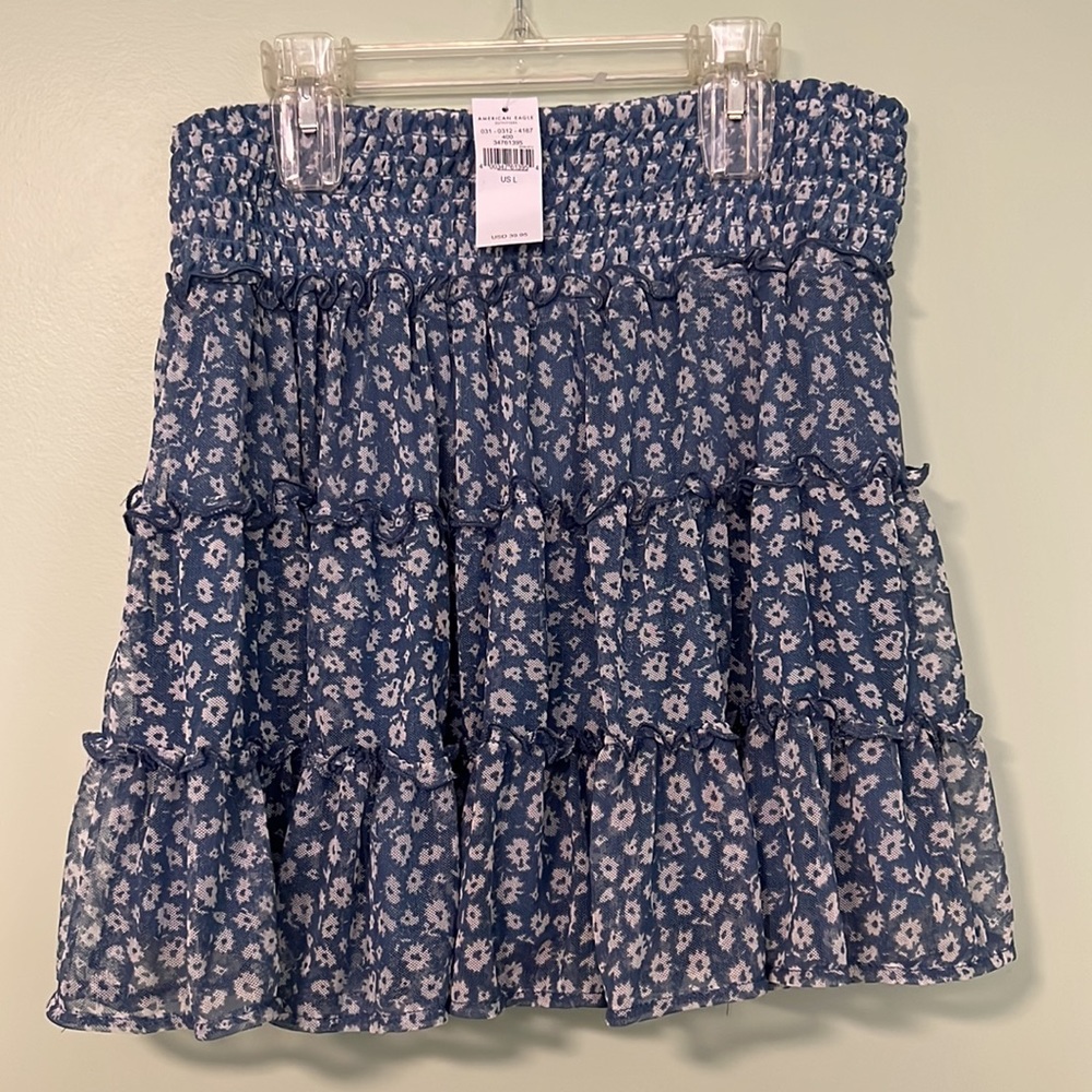 NWT American Eagle Blue and White Floral Skirt, Size Women’s Large!